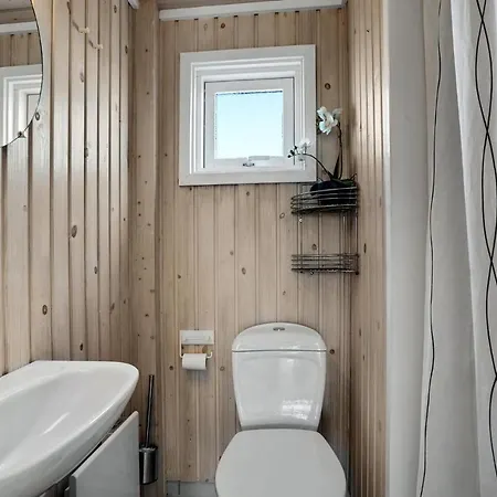 Сasa de vacaciones 4 Bedroom Awesome In Harboore *