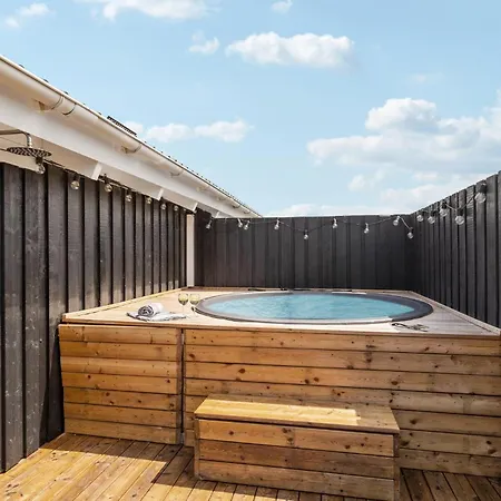 4 Bedroom Awesome In Harboore Сasa de vacaciones *